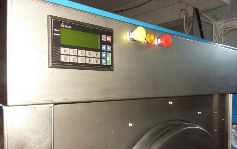 %Industrial washing machine Electrolux FLE 810 , 85kg