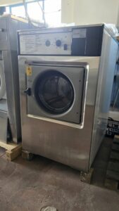 Επαγγελματικό πλυντήριο ρουχων 13kg της Electrolux W160