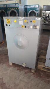 Επαγγελματικό πλυντήριο ρουχων 13kg της Electrolux W160